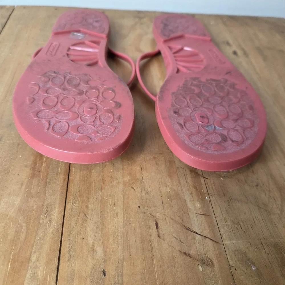 Coach Pink Jelly Flip Flops Sandals Size 8B Bow Gold Logo Thong Beach Shoes